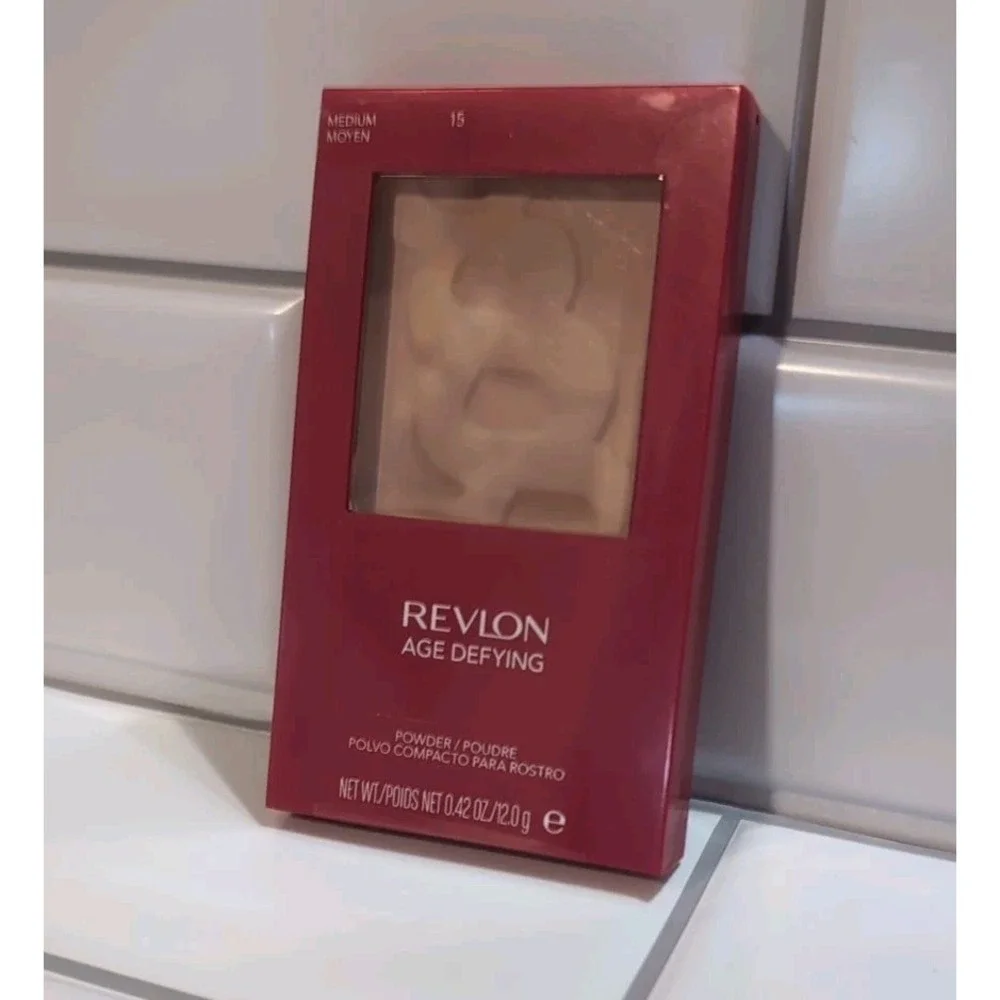 Revlon Age Defying Powder Facial Makeup Medium 15 New Sealed Net .42 Oz